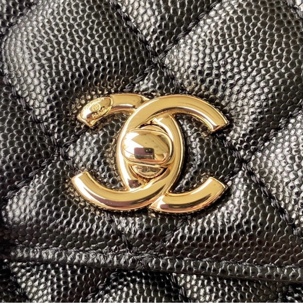 Chanel Black Quilted Shoulder Bag - Picture 5 of 9